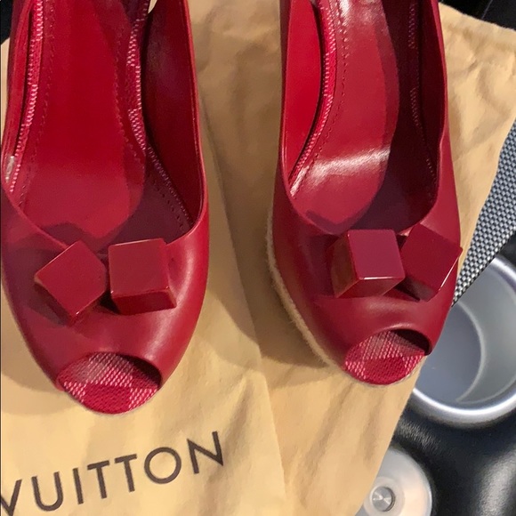 Louis Vuitton sling back wedges - Picture 4 of 10